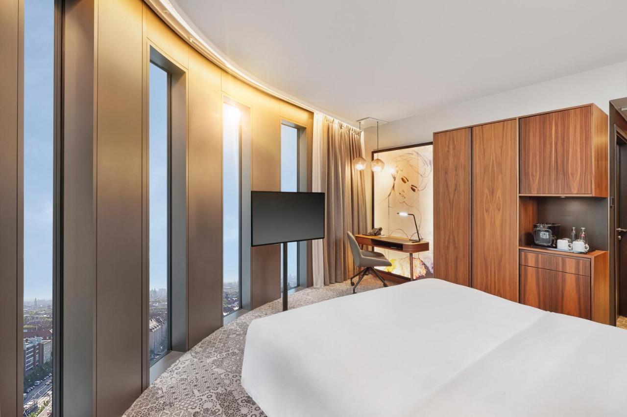 Hyperion Hotel Muenchen Ngoại thất bức ảnh A guest room at the hotel