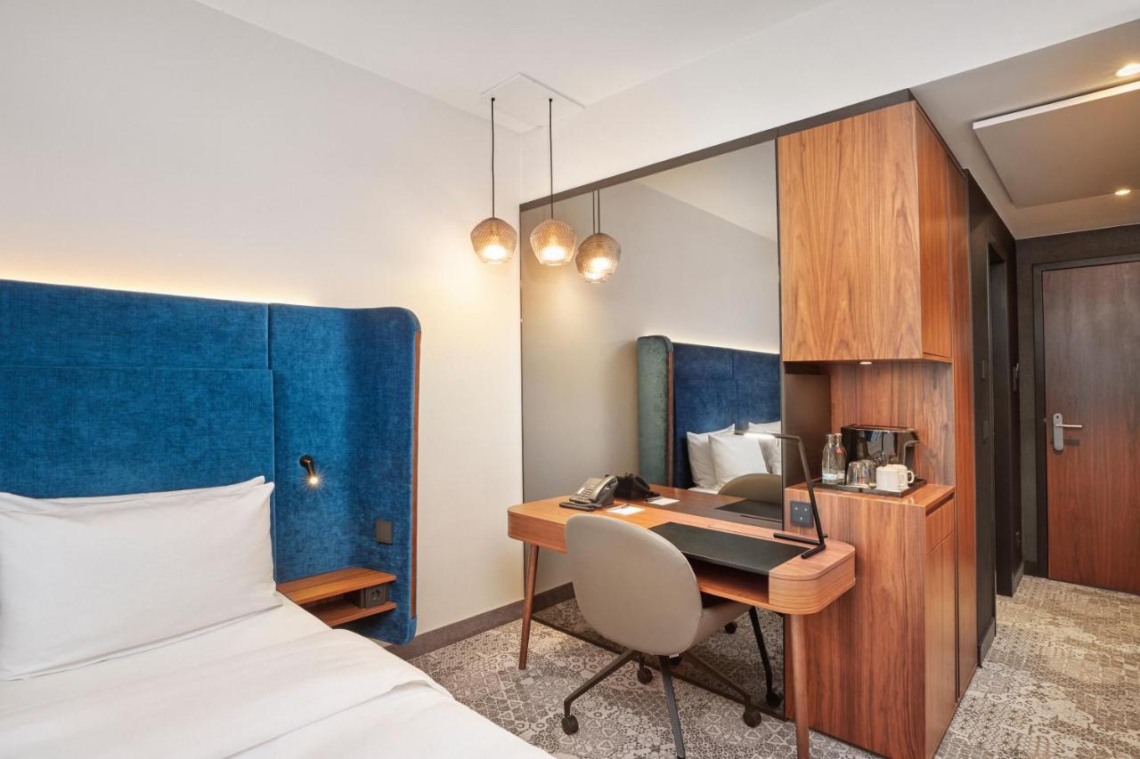 Hyperion Hotel Muenchen Ngoại thất bức ảnh A room at the hotel