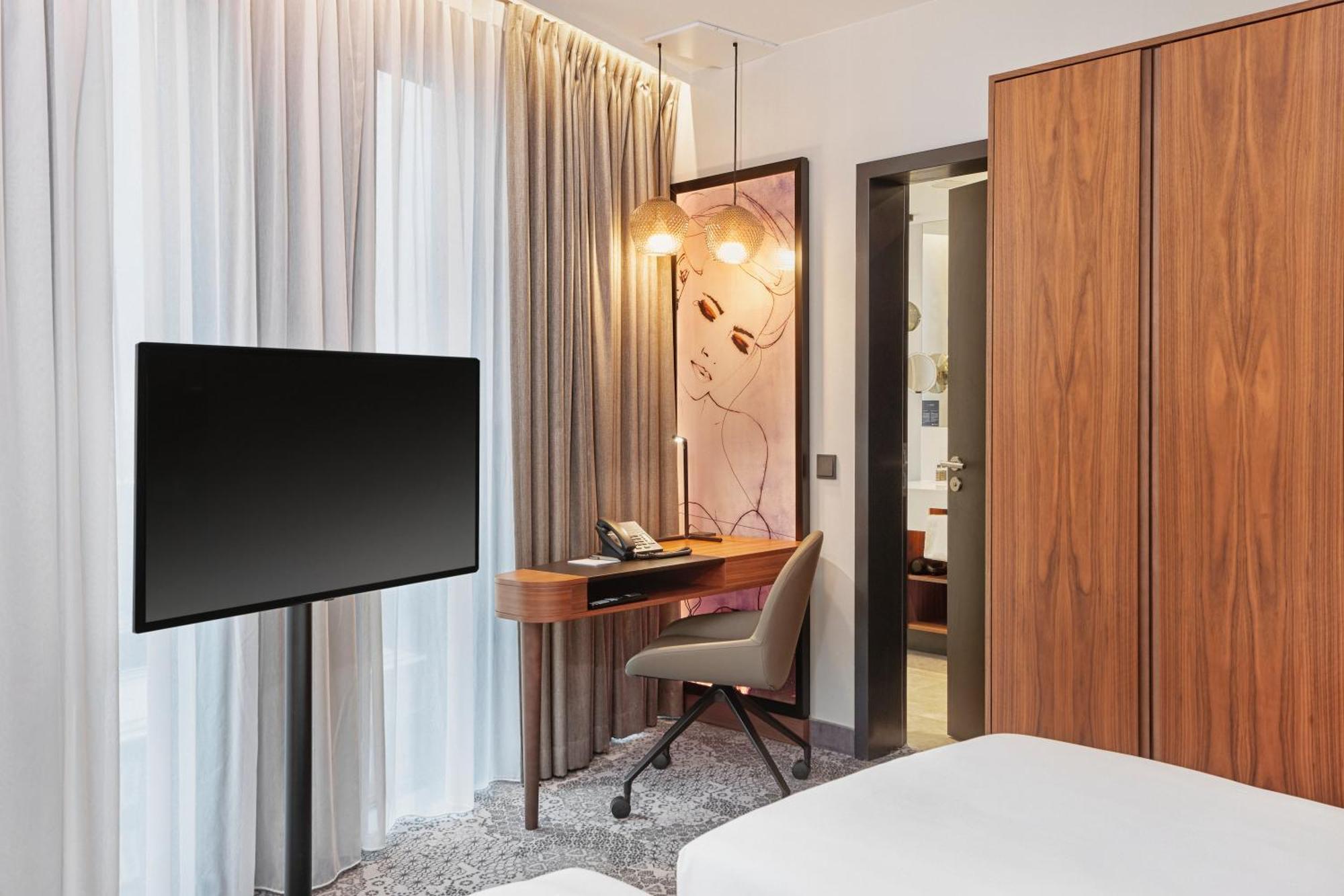 Hyperion Hotel Muenchen Ngoại thất bức ảnh A room at the hotel