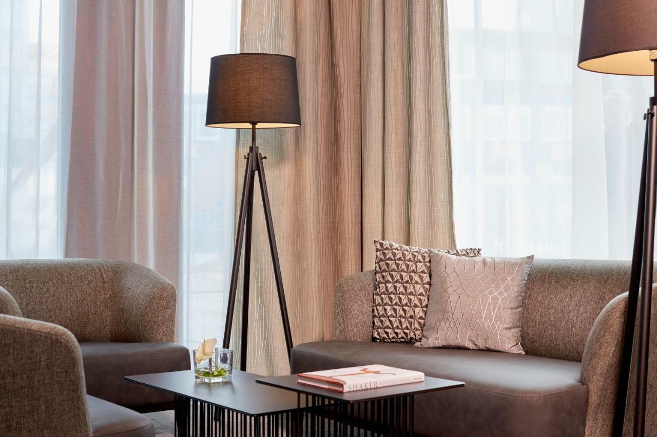 Hyperion Hotel Muenchen Ngoại thất bức ảnh Floor lamp